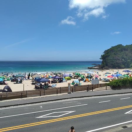 伊豆 白浜 ゲストハウス茉心 Шимода Екстериор снимка